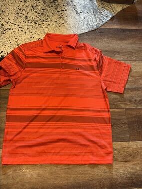 Mens Cinch polo size Medium- wore once
No flaws, excellent condition.